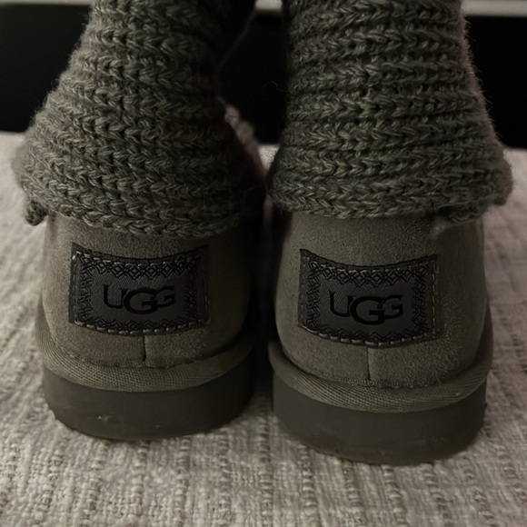 Women’s Uggs Classic Cardy Boot Size 8 - Picture 3 of 4